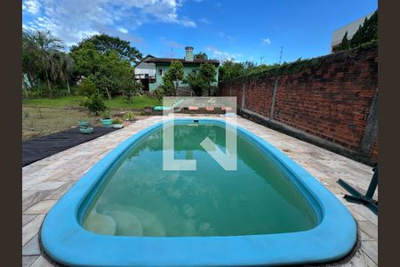 Casa à venda com 250m², 4 quartos e 2 vagas Casa à venda com 250m², 4 quartos e 2 vagasÁrea comum - Piscina