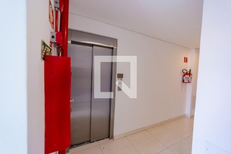 Apartamento para alugar com 45m², 2 quartos e 1 vagaElevador