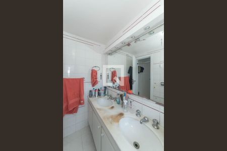 Apartamento à venda com 168m², 4 quartos e 2 vagasBanheiro da Suíte