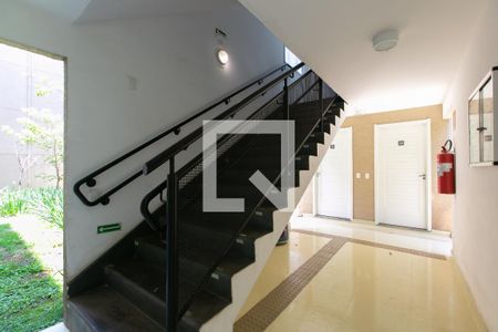 Apartamento à venda com 38m², 2 quartos e 1 vagaEscada / Entrada
