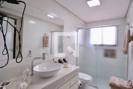 Apartamento à venda com 269m², 3 quartos e 3 vagasBanheiro do Quarto 1