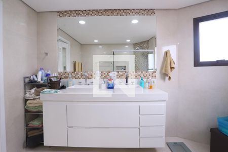 Apartamento à venda com 269m², 3 quartos e 3 vagasBanheiro do Quarto 2