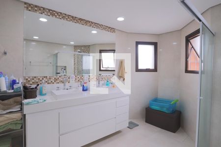 Apartamento à venda com 269m², 3 quartos e 3 vagasBanheiro do Quarto 2