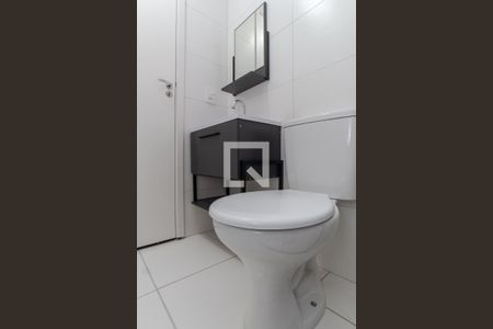 Apartamento para alugar com 39m², 2 quartos e sem vaga Apartamento para alugar com 39m², 2 quartos e sem vagaBanheiro