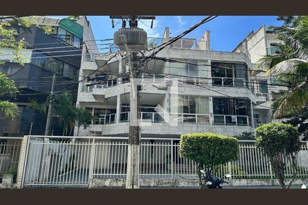 Apartamento para alugar com 103m², 3 quartos e 1 vaga Apartamento para alugar com 103m², 3 quartos e 1 vagaFachada