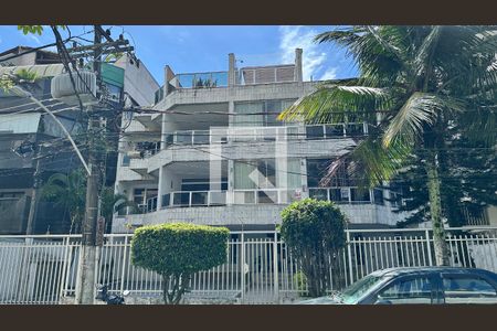 Apartamento para alugar com 103m², 3 quartos e 1 vaga Apartamento para alugar com 103m², 3 quartos e 1 vagaFachada