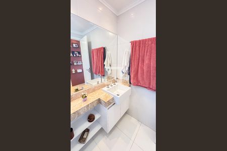 Apartamento à venda com 103m², 3 quartos e 2 vagasBanheiro da Suíte 1