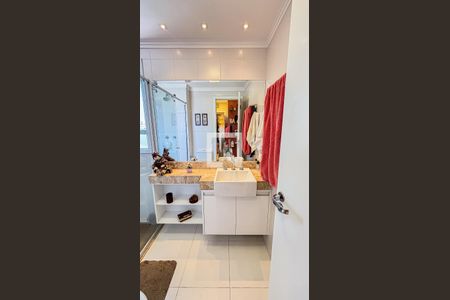 Apartamento à venda com 103m², 3 quartos e 2 vagasBanheiro da Suíte 1