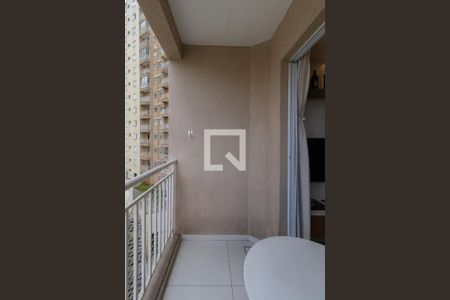 Varanda Sala de apartamento para alugar com 2 quartos, 48m² em Vila Carmosina, São Paulo