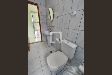 Casa à venda com 300m², 4 quartos e 2 vagasBanheiro