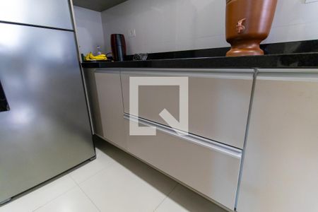 Apartamento para alugar com 54m², 2 quartos e 1 vaga Apartamento para alugar com 54m², 2 quartos e 1 vagaCozinha - Armários