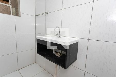 Casa à venda com 90m², 2 quartos e 1 vaga Casa à venda com 90m², 2 quartos e 1 vagaBanheiro