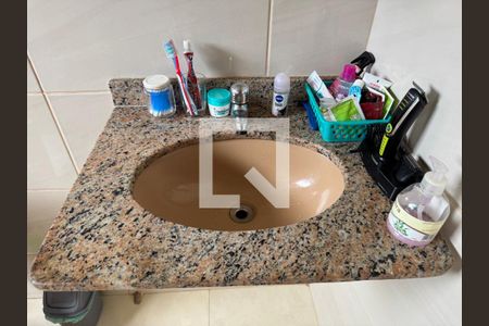 Casa à venda com 330m², 4 quartos e 4 vagas Casa à venda com 330m², 4 quartos e 4 vagasSuíte - Banheiro