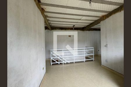 Casa à venda com 330m², 4 quartos e 4 vagas Casa à venda com 330m², 4 quartos e 4 vagasSala (segundo andar)