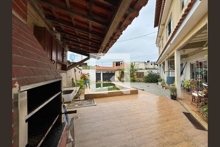 Casa à venda com 330m², 4 quartos e 4 vagas Casa à venda com 330m², 4 quartos e 4 vagasÁrea externa