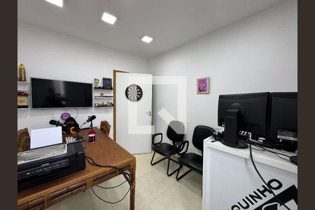 Casa à venda com 330m², 4 quartos e 4 vagas Casa à venda com 330m², 4 quartos e 4 vagasQuarto 1