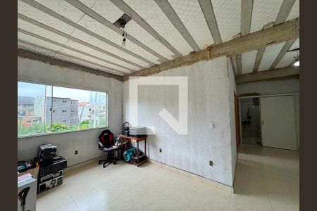 Casa à venda com 330m², 4 quartos e 4 vagas Casa à venda com 330m², 4 quartos e 4 vagasSala (segundo andar)
