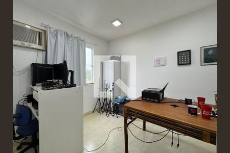 Casa à venda com 330m², 4 quartos e 4 vagas Casa à venda com 330m², 4 quartos e 4 vagasQuarto 1
