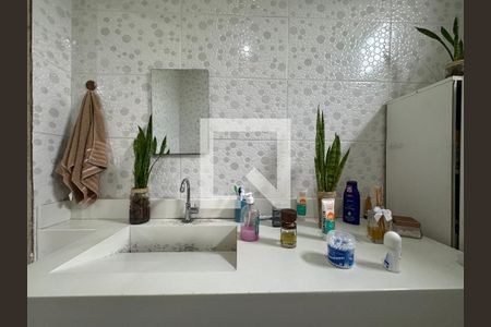 Casa à venda com 330m², 4 quartos e 4 vagas Casa à venda com 330m², 4 quartos e 4 vagasBanheiro Social