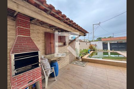 Casa à venda com 330m², 4 quartos e 4 vagas Casa à venda com 330m², 4 quartos e 4 vagasÁrea externa