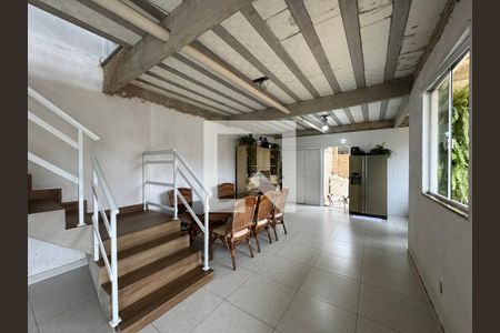 Sala de casa à venda com 4 quartos, 330m² em Vargem Grande, Rio de Janeiro