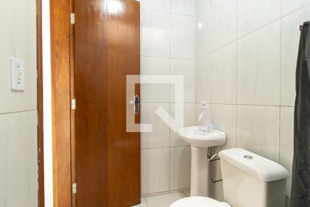 Casa para alugar com 43m², 2 quartos e 1 vaga Casa para alugar com 43m², 2 quartos e 1 vagaBanheiro Social