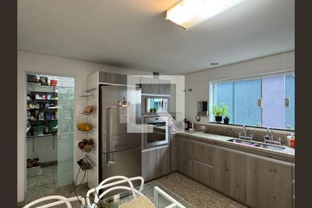 Casa à venda com 450m², 4 quartos e 4 vagas Casa à venda com 450m², 4 quartos e 4 vagasFoto 34