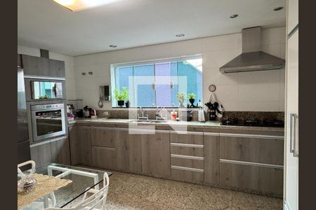 Casa à venda com 450m², 4 quartos e 4 vagas Casa à venda com 450m², 4 quartos e 4 vagasFoto 25