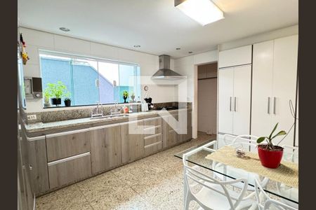 Casa à venda com 450m², 4 quartos e 4 vagas Casa à venda com 450m², 4 quartos e 4 vagasFoto 33