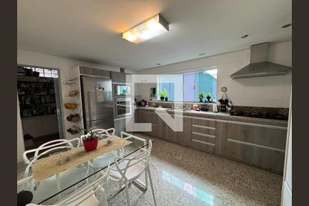 Casa à venda com 450m², 4 quartos e 4 vagas Casa à venda com 450m², 4 quartos e 4 vagasFoto 26