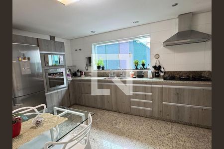 Casa à venda com 450m², 4 quartos e 4 vagas Casa à venda com 450m², 4 quartos e 4 vagasFoto 31