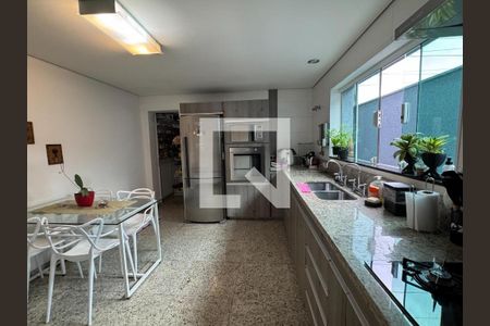 Casa à venda com 450m², 4 quartos e 4 vagas Casa à venda com 450m², 4 quartos e 4 vagasFoto 27