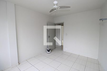 Quarto 1 de apartamento para alugar com 2 quartos, 75m² em Vila Valqueire, Rio de Janeiro