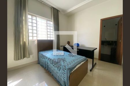 Casa à venda com 120m², 4 quartos e 4 vagas Casa à venda com 120m², 4 quartos e 4 vagasQuarto 1