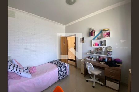 Casa à venda com 120m², 4 quartos e 4 vagas Casa à venda com 120m², 4 quartos e 4 vagasQuarto 2