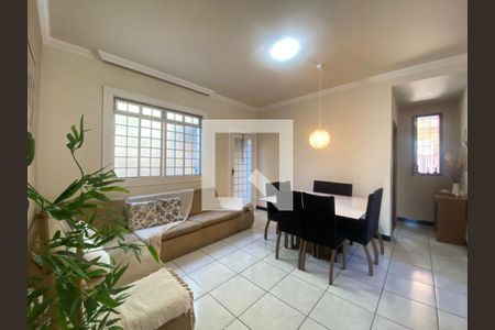 Sala de casa à venda com 4 quartos, 120m² em Serrano, Belo Horizonte