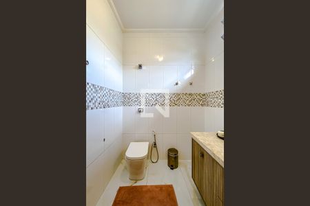 Casa à venda com 240m², 5 quartos e 2 vagasBanheiro da Suíte