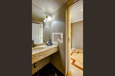 Casa à venda com 240m², 5 quartos e 2 vagasLavabo