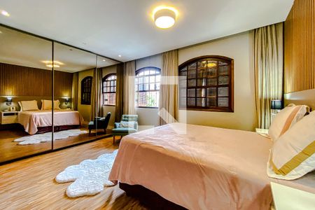 Casa à venda com 240m², 5 quartos e 2 vagasQuarto 1 - Suíte