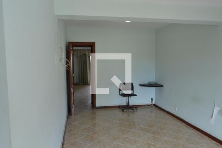 Casa à venda com 235m², 3 quartos e 3 vagasSuíte