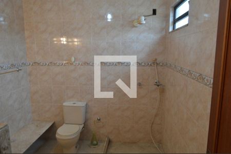 Casa à venda com 235m², 3 quartos e 3 vagasBanheiro 1