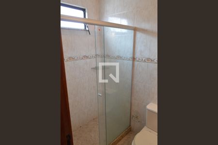 Casa à venda com 235m², 3 quartos e 3 vagasBanheiro da Suíte