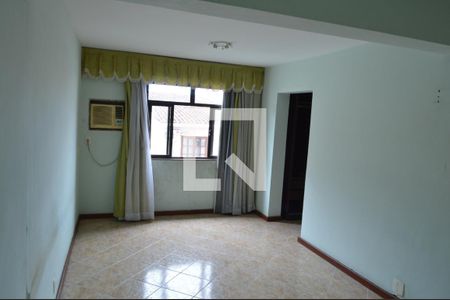 Casa à venda com 235m², 3 quartos e 3 vagasSuíte