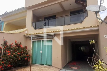 Casa à venda com 235m², 3 quartos e 3 vagasFachada