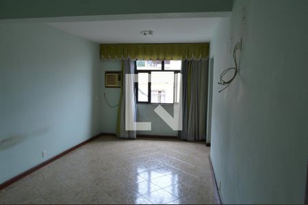 Casa à venda com 235m², 3 quartos e 3 vagasSuíte