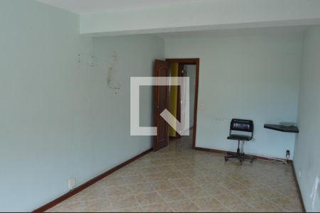 Casa à venda com 235m², 3 quartos e 3 vagasSuíte