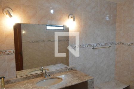 Casa à venda com 235m², 3 quartos e 3 vagasBanheiro 1