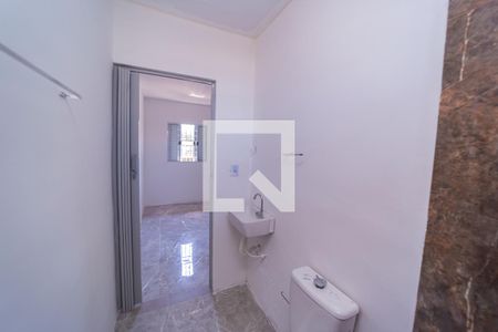 Banheiro de casa para alugar com 1 quarto, 26m² em Jardim Penha, São Paulo