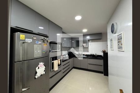 Apartamento à venda com 130m², 2 quartos e 1 vagaCozinha e Área de Serviço