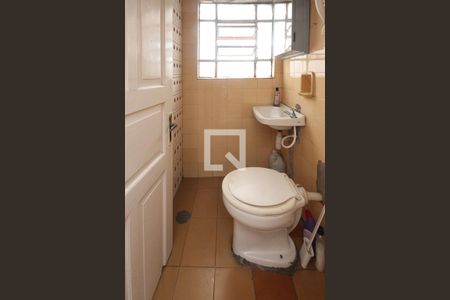 Casa à venda com 106m², 2 quartos e 1 vagaLavabo